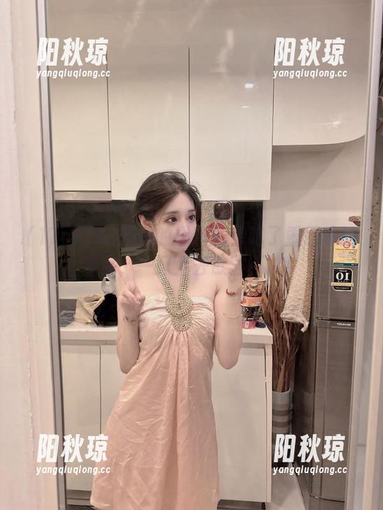 17c网站的黑料就像吃了重口味的零食，一口下去欲罢不能！