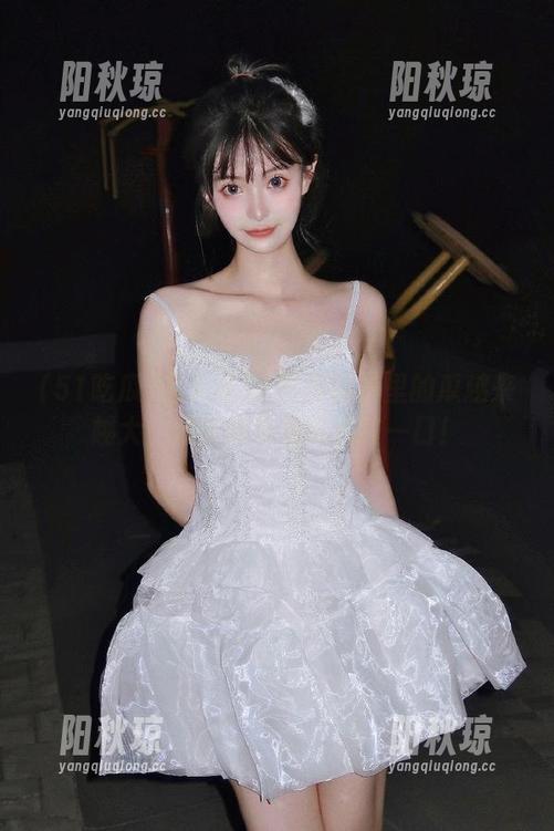 有人说51吃瓜链接里的瓜越来越大，难怪我总是想去咬一口！