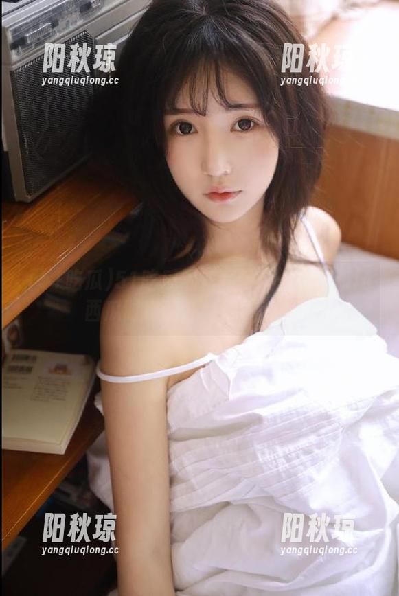 51吃瓜 51吃瓜黑料网地址:我在挤压西瓜时也意外找到了奇闻!
