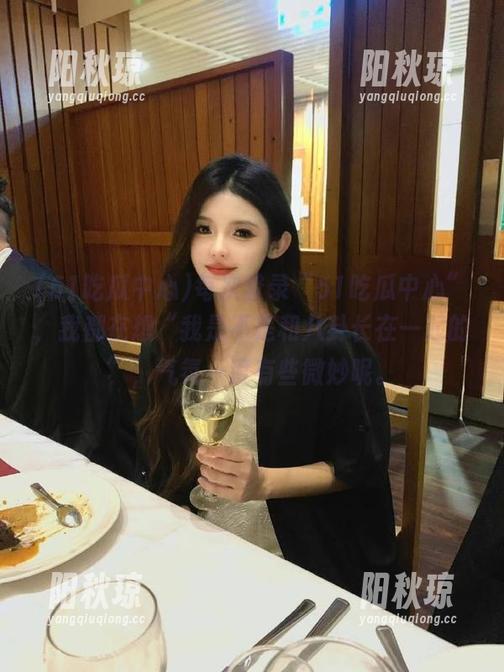 每次登录“51吃瓜中心”，我都在想“我是不是和八卦长在一起的”，气氛一度有些微妙呢。