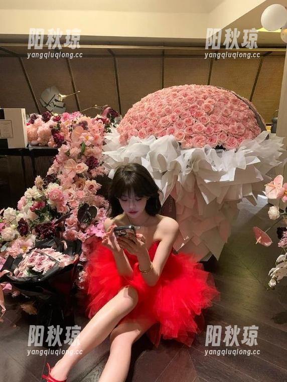 718吃瓜 718吃瓜直达,不来看看人气选手的新发型吗?虽然不重要,但好像有点意思!