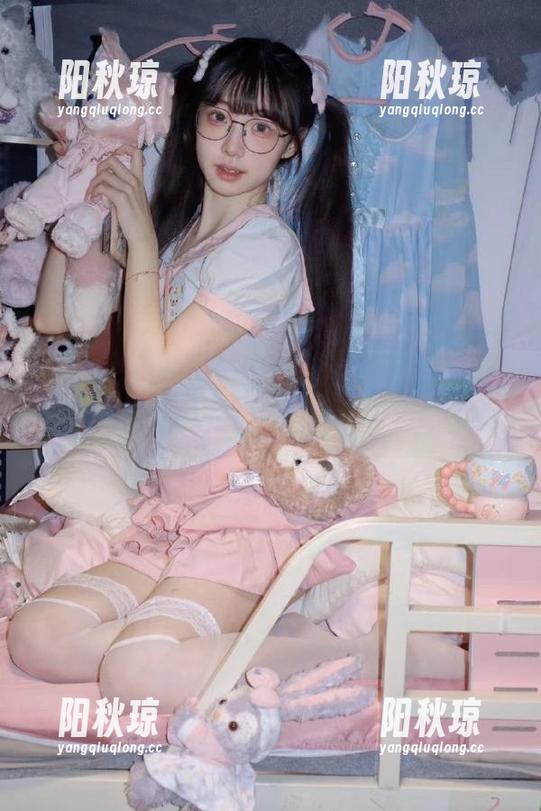 91吃瓜 看来91吃瓜网站的视频是那个年代数不清的‘洗脑’经典!