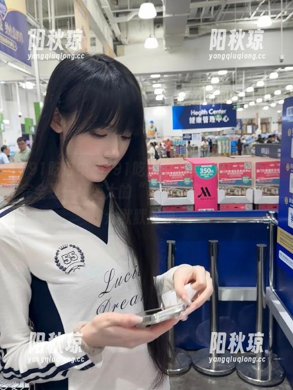 91吃瓜中心官网的讨论区完全是一场盛大的“掰头”宴，让我这观众默默加油。
