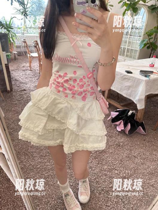 91吃瓜网首页导航，黑料总在你想不到的地方偷偷溜出来！
