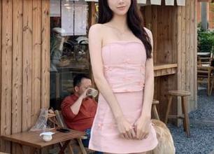 我用hlw苹果版撩到了邻居，结果发现她居然也在放飞自我！