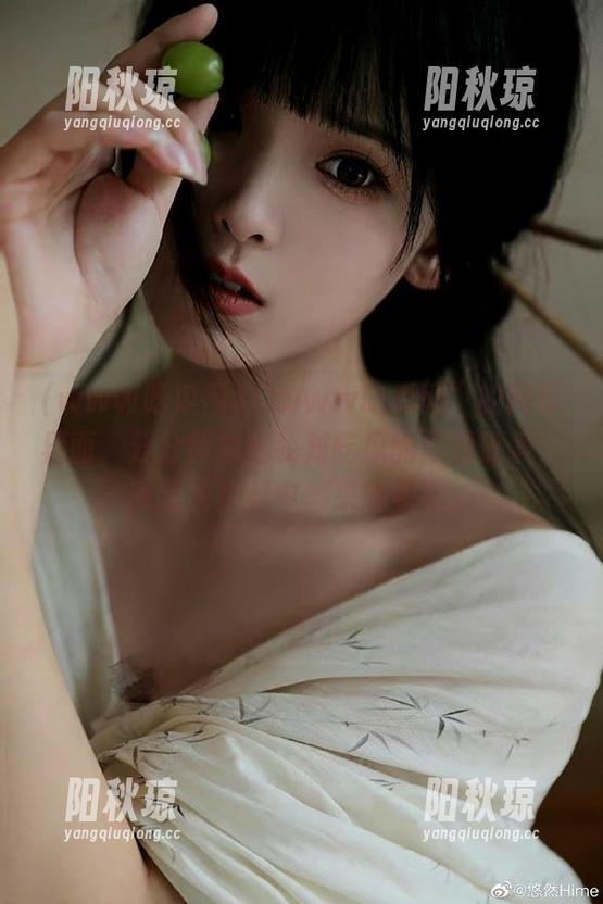 www吃瓜网 “www吃瓜网”的网页界面,分分钟勾起我对吃瓜的深层热爱,而我也在其中越来越纠结。