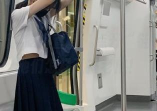 吃瓜直播：点开“链接”，看他们怎样互揭老底！