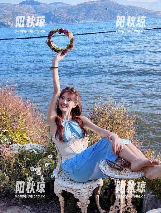 每天登录吃瓜网，感觉自己快变成瓜田里的小白菜了，哈哈。