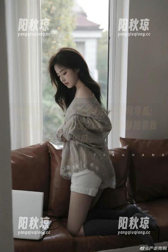 吃瓜网 www.51cg.fun吃瓜网导航:在别人的欢乐与悲伤之间,我静静抱着我的瓜。