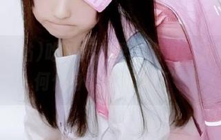 吃瓜网站里的泡泡，观看她如何化身“逗比女王”