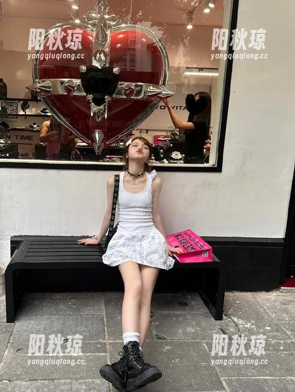 天天吃瓜网苹果版：瞧！今天的瓜又甜又脆，快来一口！