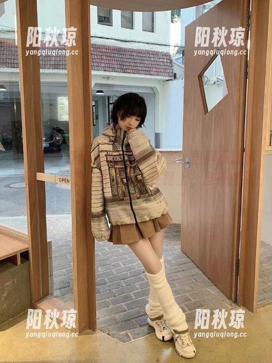 官网最新动态：黑料不打烊更新，又是几颗“瓜”在路上，准备接招吧。