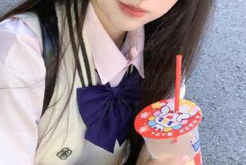 黑料不打烊app里那些热门，居然能引发我一整晚的情绪波动，太神奇了！