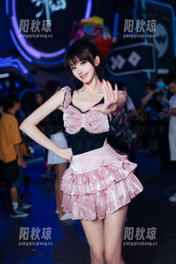 从“黑料不打烊zzzttt05”app获取的稀奇古怪消息，头脑变得不太灵光