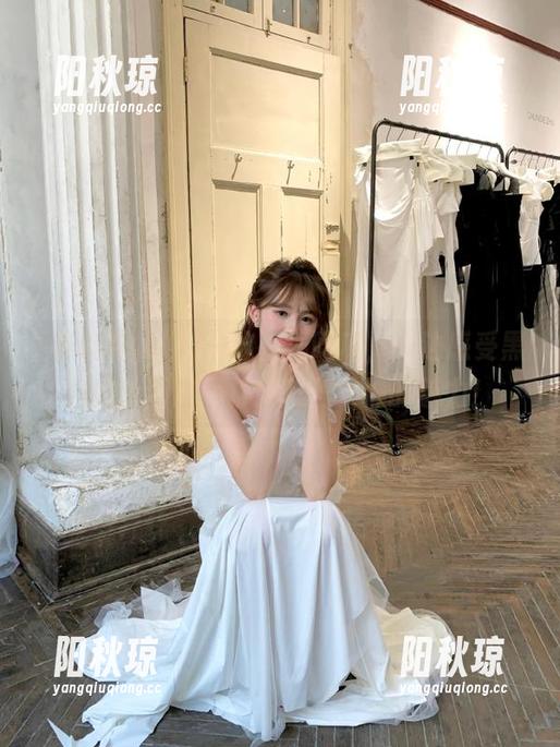 一边在线吃瓜，一边感受黑料吃瓜网的不打烊反差女神的魅力！