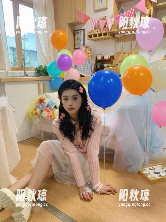 吃瓜族必备，“黑料吧”app带你开启意想不到的八卦之旅！