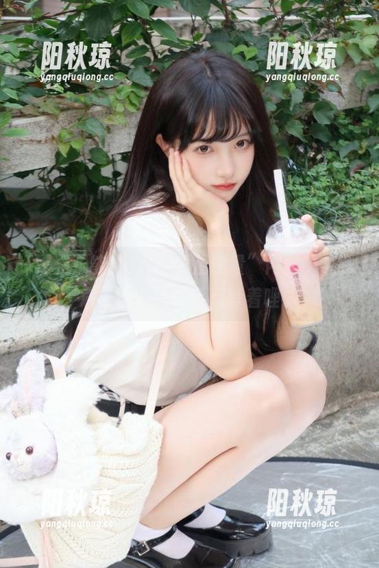 “黑料正能量”网站，让我意外的网址在背后等着哩。