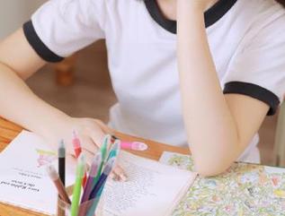 iOS论坛在黑料正能量不打烊上大放异彩，隔着屏幕都能感到热闹。